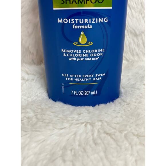 Ultra Swim chlorine removal shampoo 7 fl. oz - Picture 2 of 3